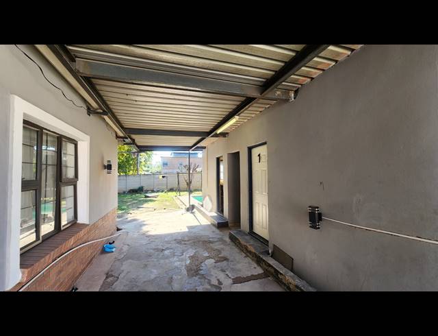 18 BEDROOM FREESTANDING FOR SALE IN SCOTTSVILLE